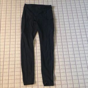 Black leggings with back and side pockets